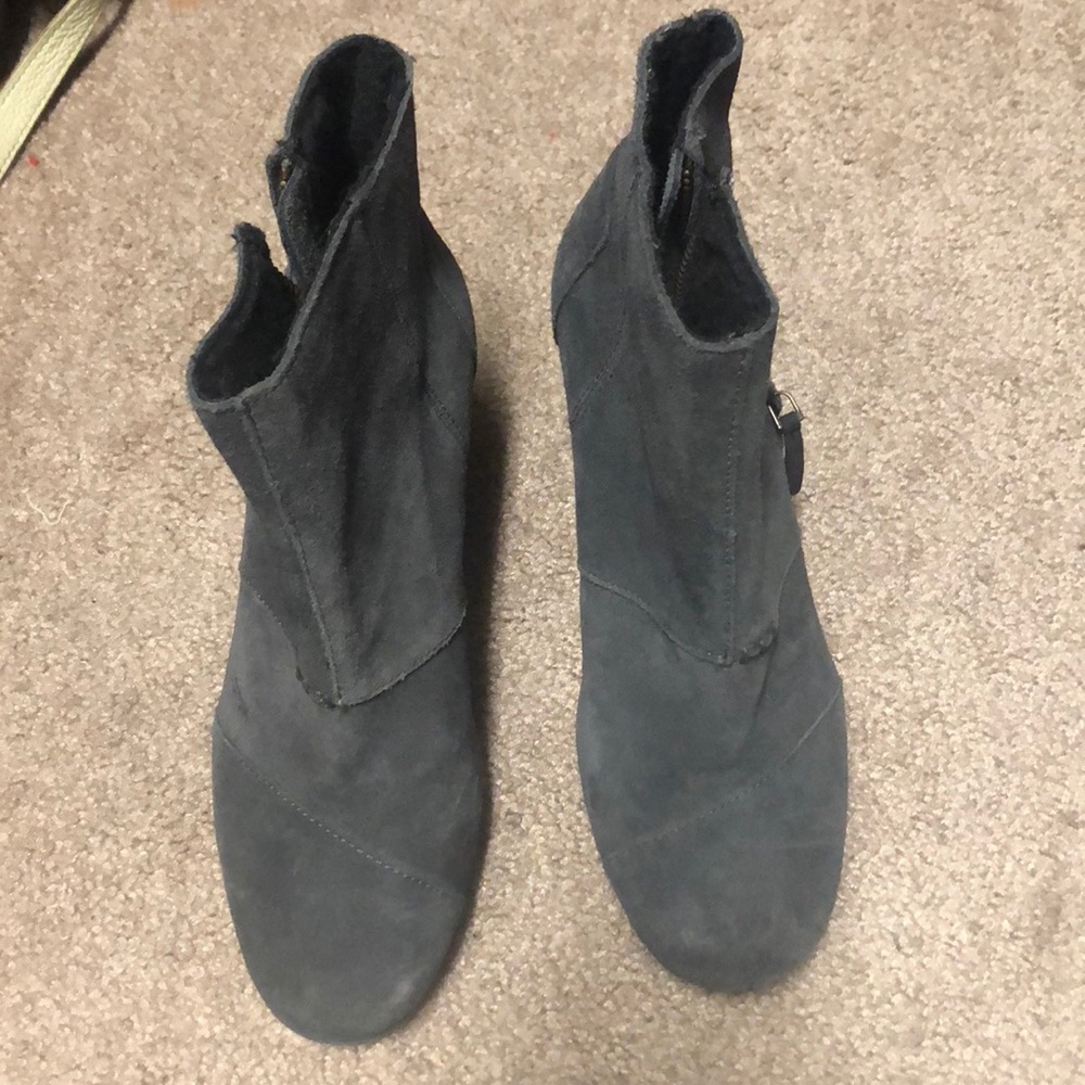 Toms